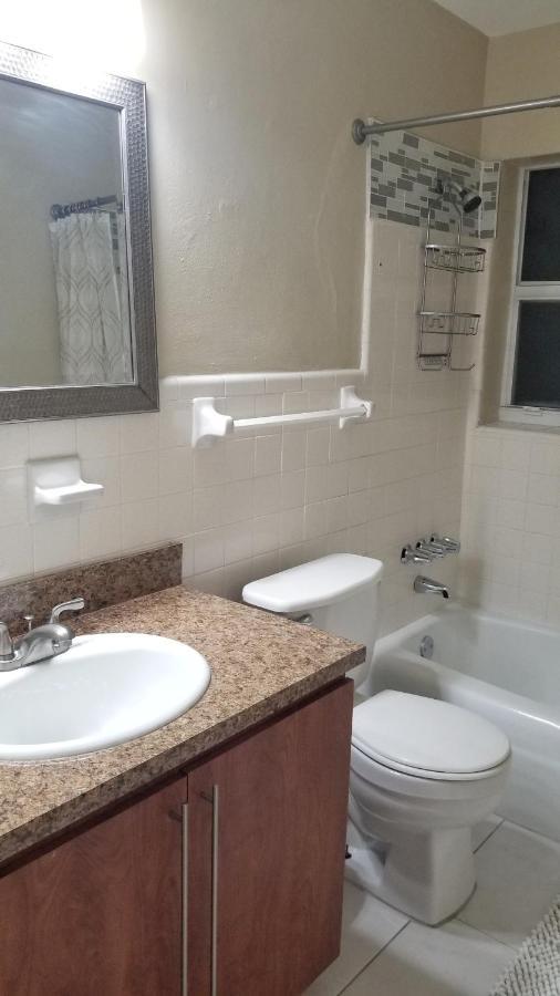 Glam 2 Bedroom Apartment Close To Nsu In Cooper City Buitenkant foto