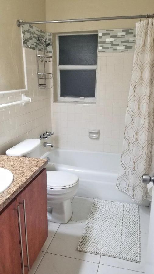 Glam 2 Bedroom Apartment Close To Nsu In Cooper City Buitenkant foto